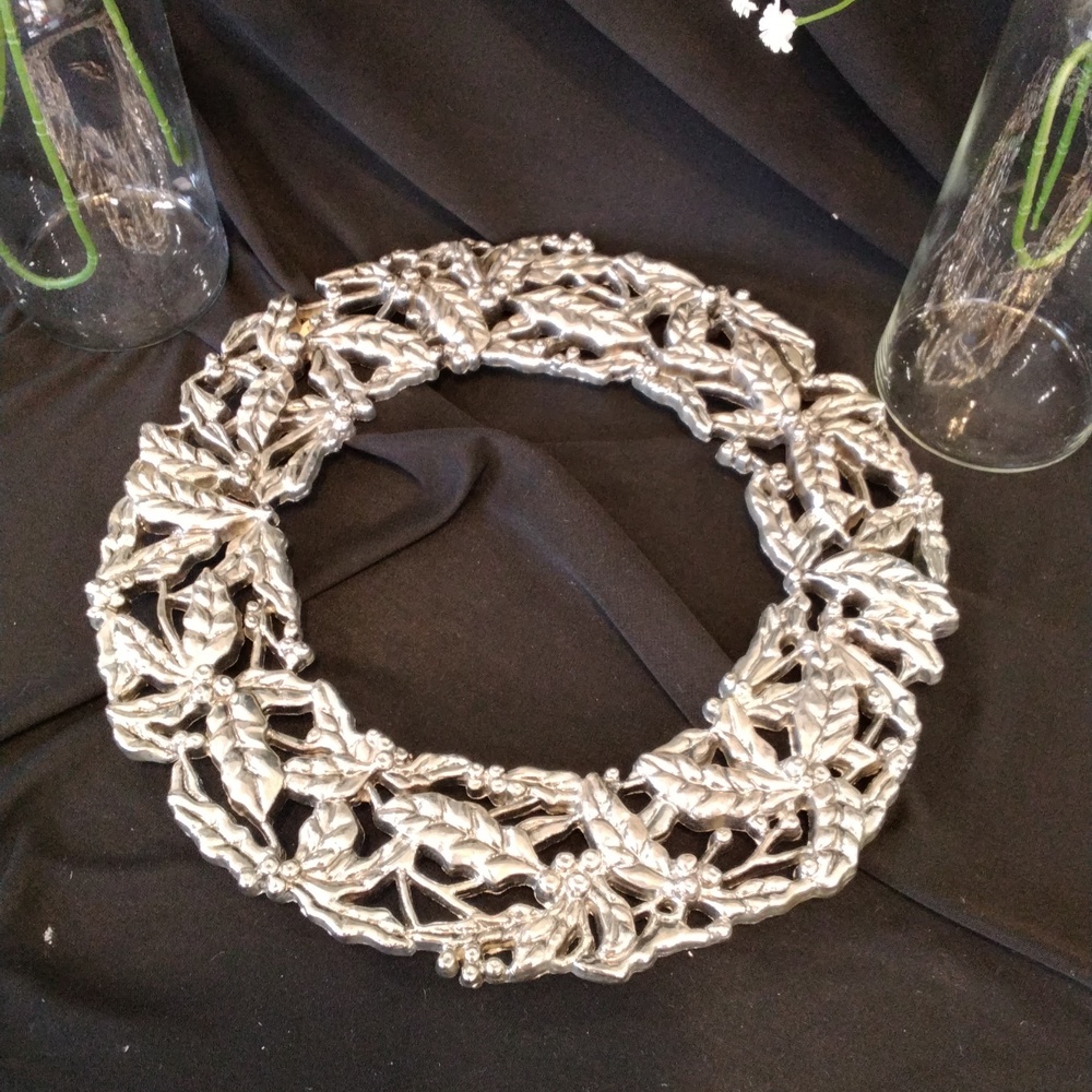 Intricate Silver Leaf Design Kitchen Trivet